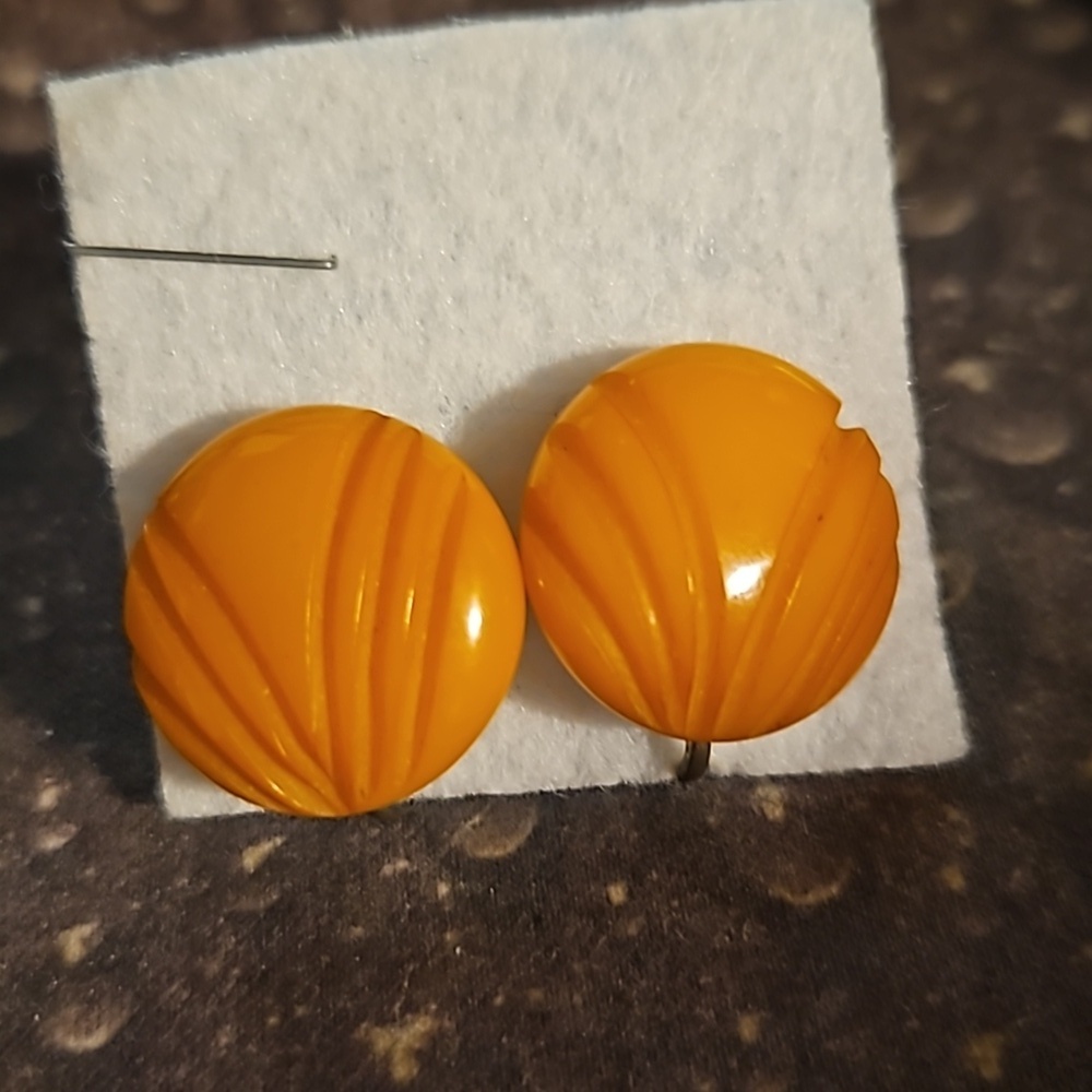 Vintage Butterscotch Bakelite Carved Screwback Earrings.